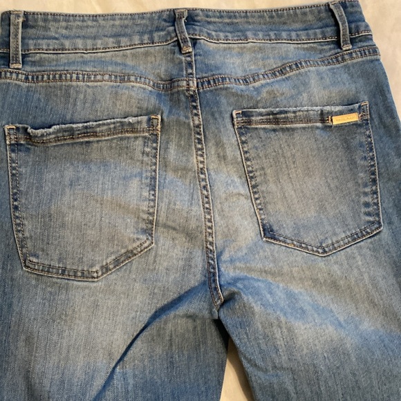 WHBM 8 skinny jean crop.  Distressed some.  See pictures for fit, they stretch. - Picture 11 of 12
